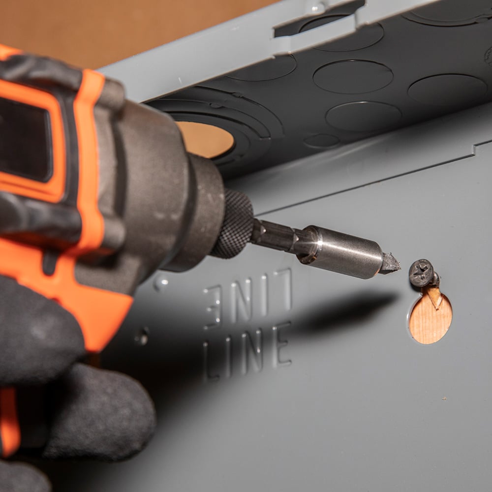 Image of 8-IN-1 MULTI-BIT ADJUSTA BLE LENGTH STUBBY SCREWD in use.