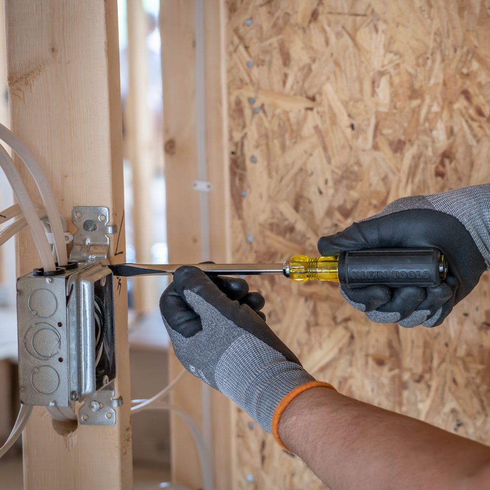 Image of 6-IN SQ-SHANK SCR-DRVR SQARE SCREW DRI in use.