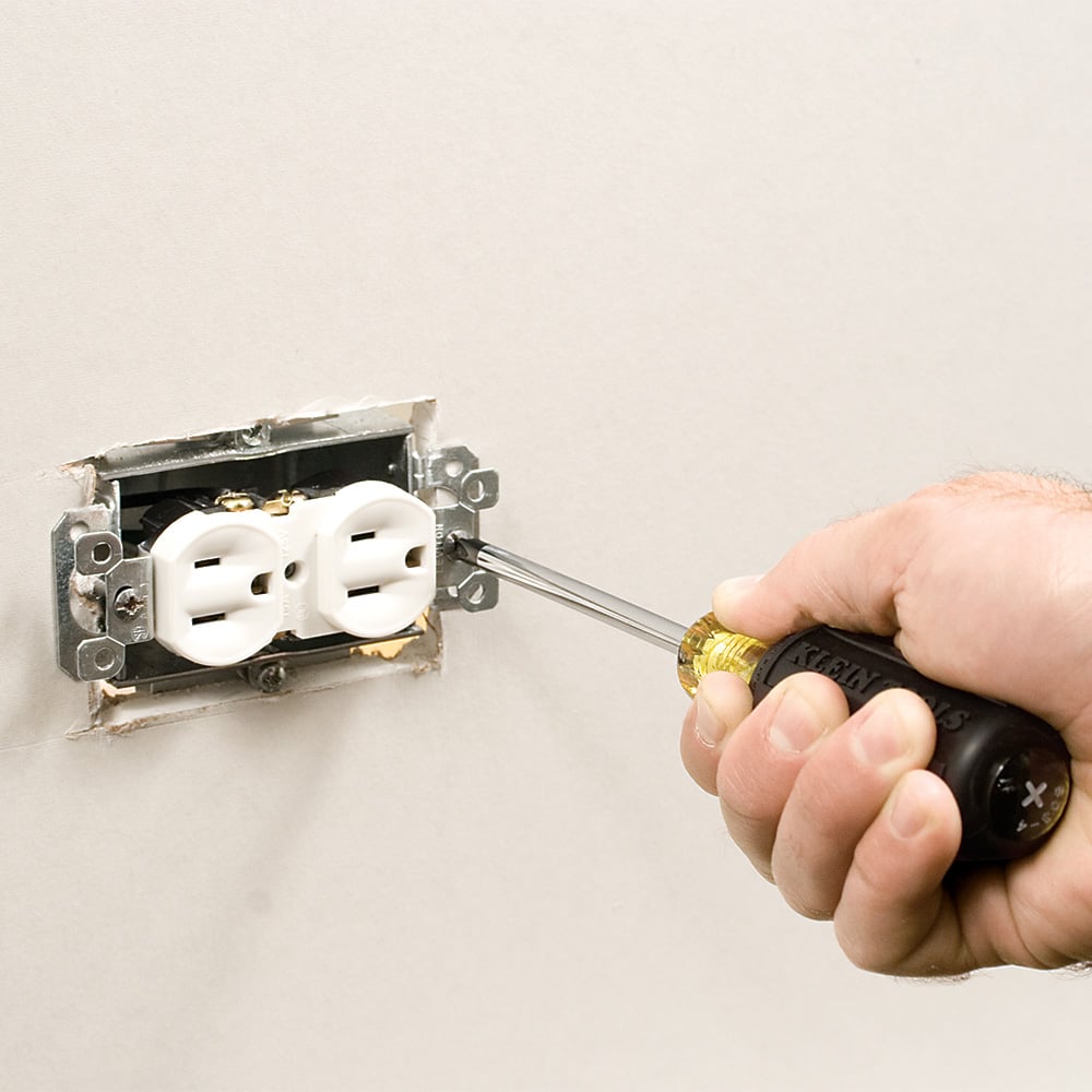 Alternate image of NO-2 PHILLIPS SCR-DRVR SCREW DRIVER in use.
