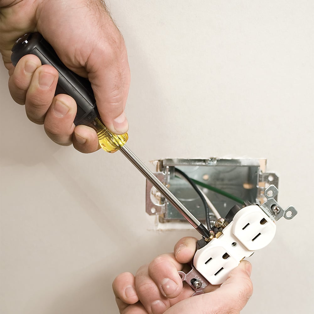 Alternate image of 7-PC SCREWDRIVER SET in use.